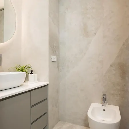 Ee Homes - Curated Design, Tub Skyline Views Tirana