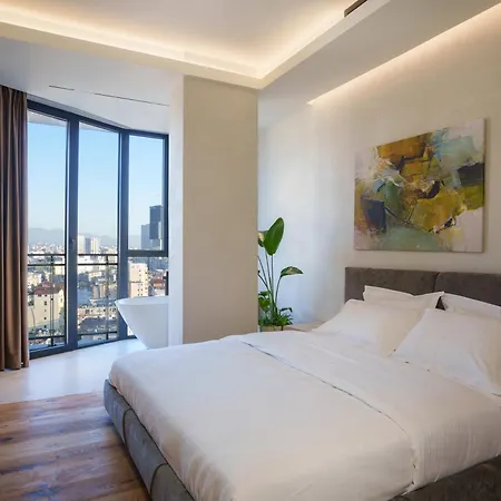 Ee Homes - Curated Design, Tub Skyline Views *