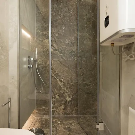 Ee Homes - Curated Design, Tub Skyline Views Tirana