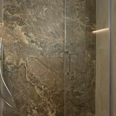 Ee Homes - Curated Design, Tub Skyline Views Lejlighed *