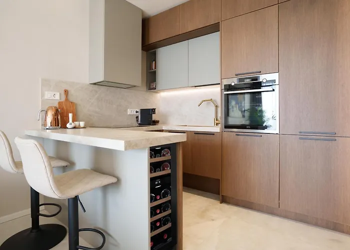 Apartment Ee Homes - Curated Design, Tub Skyline Views Tirana