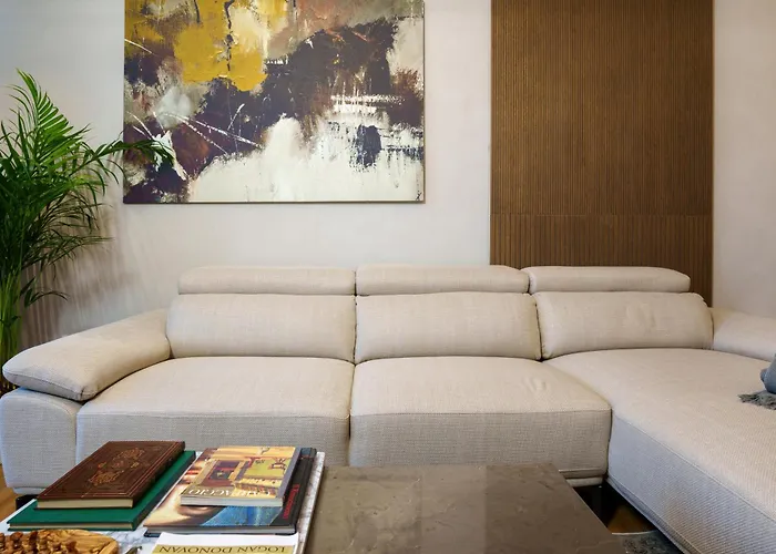 Ee Homes - Curated Design, Tub Skyline Views Appartamento Tirana